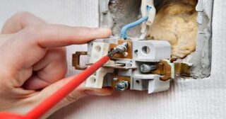 Замена розетки в Устях-Джегуте по цене от 354 руб. Электрик на дом от Мастер24 – заменить и установить новую розетку быстро и недорого